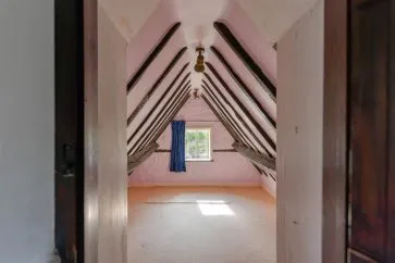 Property for Auction in Bedfordshire and Buckinghamshire - 50 Cross Tree Road, Wicken, Milton Keynes, Northamptonshire MK19 6BT