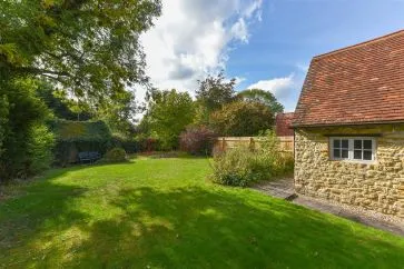 Property for Auction in Bedfordshire and Buckinghamshire - 50 Cross Tree Road, Wicken, Milton Keynes, Northamptonshire MK19 6BT