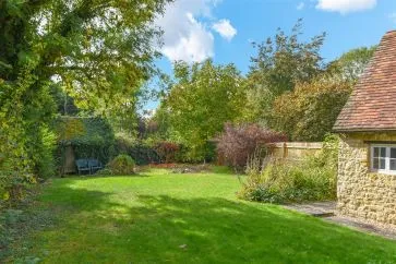 Property for Auction in Bedfordshire and Buckinghamshire - 50 Cross Tree Road, Wicken, Milton Keynes, Northamptonshire MK19 6BT
