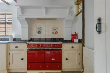 Property for Auction in Bedfordshire and Buckinghamshire - 50 Cross Tree Road, Wicken, Milton Keynes, Northamptonshire MK19 6BT