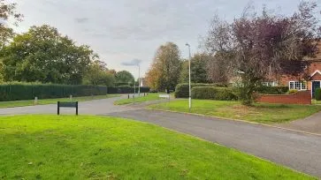 Property for Auction in Bedfordshire and Buckinghamshire - 1 Heathfield Close, Caddington, Luton, Bedfordshire LU1 4HB