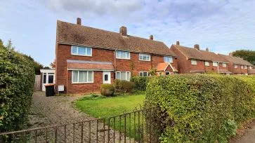 Property for Auction in Bedfordshire and Buckinghamshire - 1 Heathfield Close, Caddington, Luton, Bedfordshire LU1 4HB