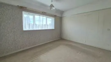 Property for Auction in Bedfordshire and Buckinghamshire - 1 Heathfield Close, Caddington, Luton, Bedfordshire LU1 4HB