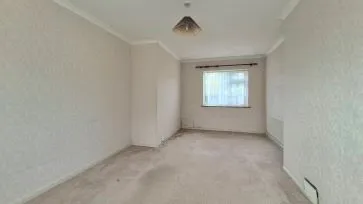 Property for Auction in Bedfordshire and Buckinghamshire - 1 Heathfield Close, Caddington, Luton, Bedfordshire LU1 4HB