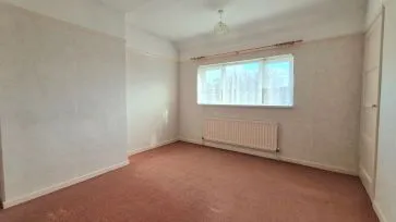 Property for Auction in Bedfordshire and Buckinghamshire - 1 Heathfield Close, Caddington, Luton, Bedfordshire LU1 4HB