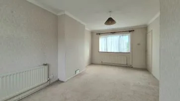 Property for Auction in Bedfordshire and Buckinghamshire - 1 Heathfield Close, Caddington, Luton, Bedfordshire LU1 4HB