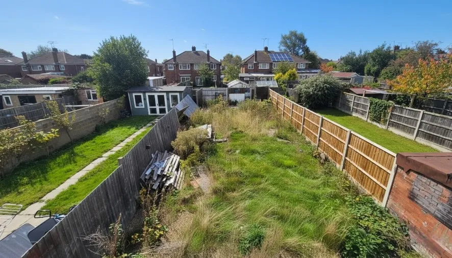 Property for Auction in Bedfordshire and Buckinghamshire - 10 Runfold Avenue, Luton LU3 2EH
