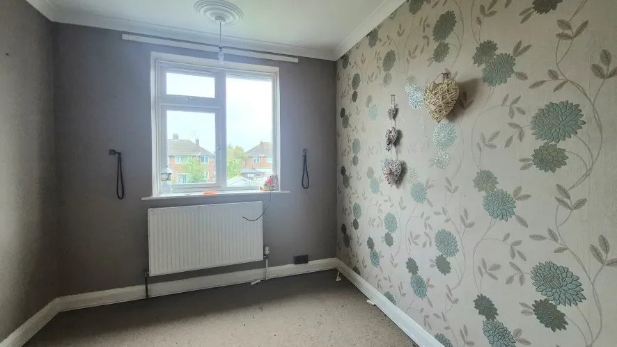 Property for Auction in Bedfordshire and Buckinghamshire - 10 Runfold Avenue, Luton LU3 2EH