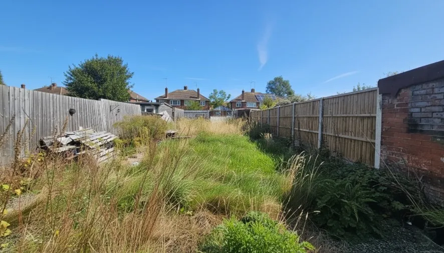 Property for Auction in Bedfordshire and Buckinghamshire - 10 Runfold Avenue, Luton LU3 2EH
