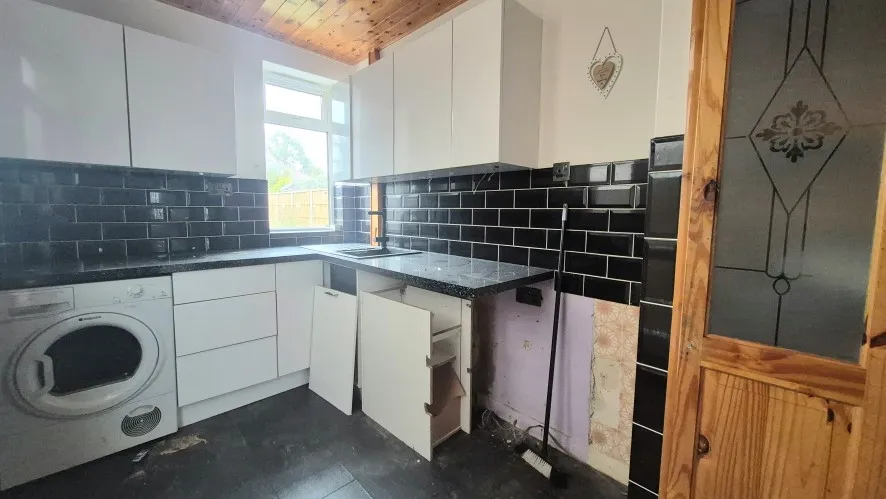 Property for Auction in Bedfordshire and Buckinghamshire - 10 Runfold Avenue, Luton LU3 2EH