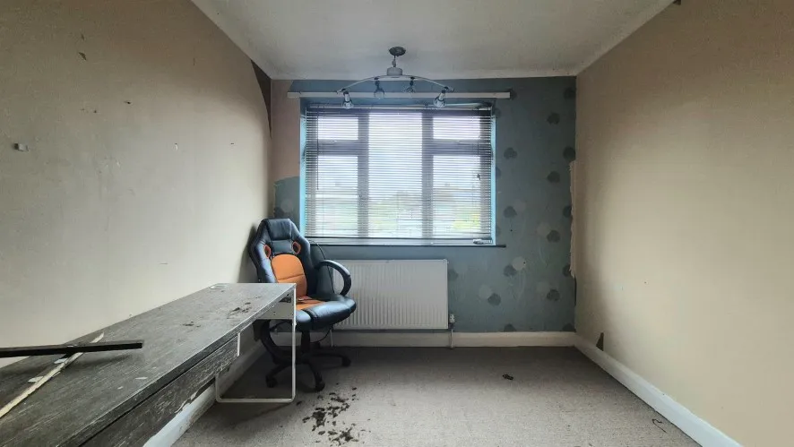 Property for Auction in Bedfordshire and Buckinghamshire - 10 Runfold Avenue, Luton LU3 2EH