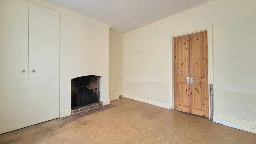 Property for Auction in Bedfordshire and Buckinghamshire - 85 Port Vale, Hertford, Hertfordshire SG14 3AF