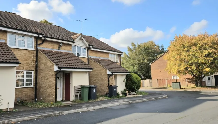 Property for Auction in Bedfordshire and Buckinghamshire - 22 Malham Close, Luton, Bedfordshire LU4 8PH