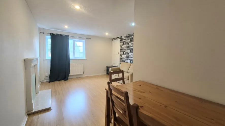 Property for Auction in Bedfordshire and Buckinghamshire - 22 Malham Close, Luton, Bedfordshire LU4 8PH