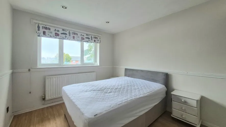Property for Auction in Bedfordshire and Buckinghamshire - 22 Malham Close, Luton, Bedfordshire LU4 8PH