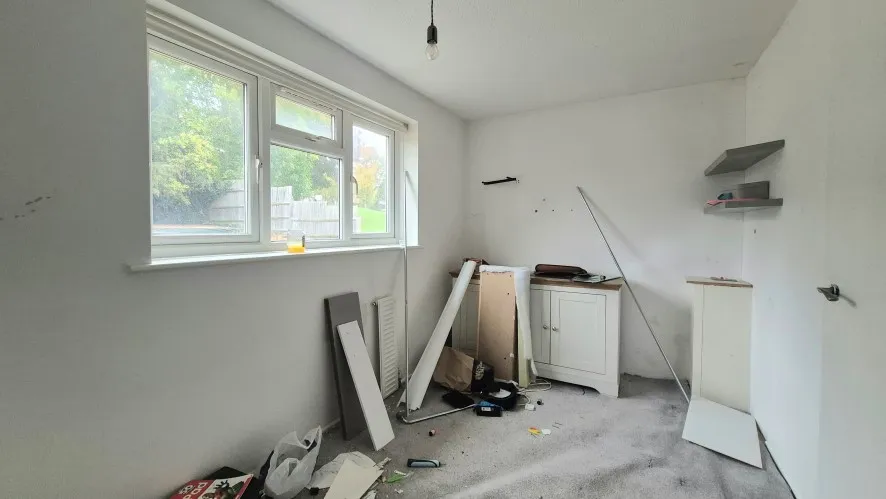 Property for Auction in Bedfordshire and Buckinghamshire - 10 Luxembourg Close, Luton, Bedfordshire LU3 3TD
