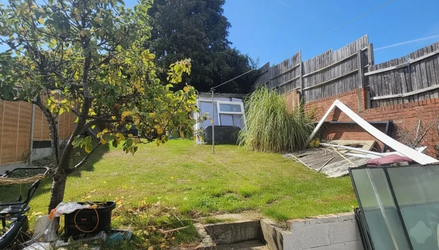 Property for Auction in Bedfordshire and Buckinghamshire - 10 Luxembourg Close, Luton, Bedfordshire LU3 3TD