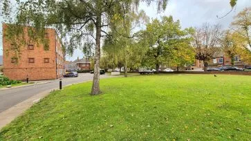 Property for Auction in Bedfordshire and Buckinghamshire - 59A Viceroy Court, High Street South, Dunstable, Bedfordshire LU6 3HP