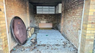 Property for Auction in Bedfordshire and Buckinghamshire - Garage, Victoria Street, Dunstable, Bedfordshire
