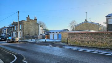 Property for Auction in Bedfordshire and Buckinghamshire - Garage, Victoria Street, Dunstable, Bedfordshire