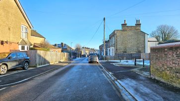 Property for Auction in Bedfordshire and Buckinghamshire - Garage, Victoria Street, Dunstable, Bedfordshire