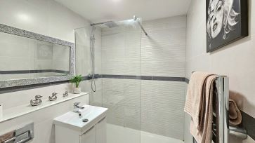 Property for Auction in Bedfordshire and Buckinghamshire - Flat 6, Hampden House, Hitchin Road, ARLESEY, Bedfordshire SG15 6AR