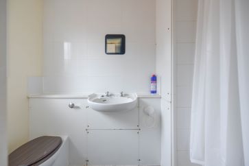 Property for Auction in Bedfordshire and Buckinghamshire - 28 Norbrek, Two Mile Ash, Milton Keynes, Buckinghamshire