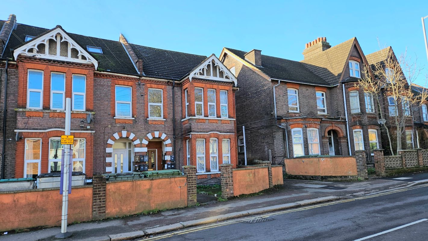 23-25 Biscot Road, Luton, Bedfordshire, LU3 1AH - Online Auctions