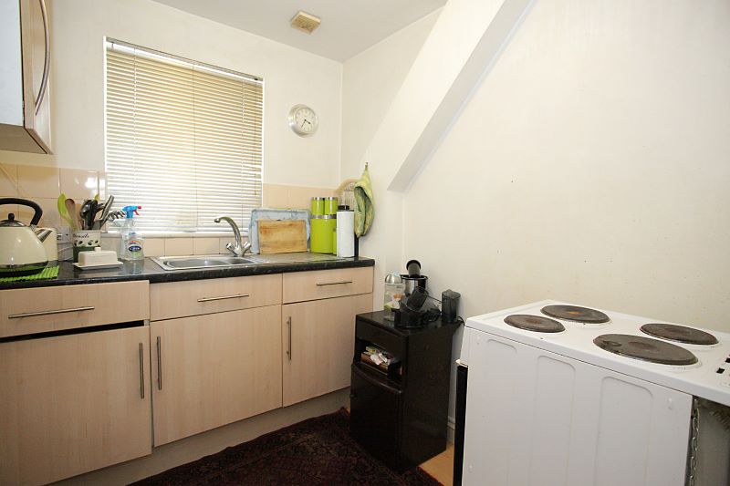 Buxton Road, Luton, Bedfordshire, LU1 1RE - Online Auctions