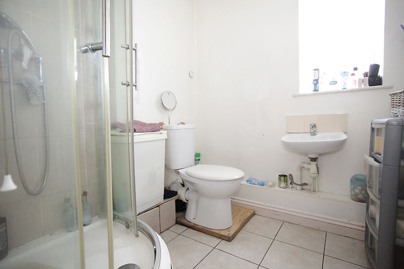 Buxton Road, Luton, Bedfordshire, LU1 1RE - Online Auctions