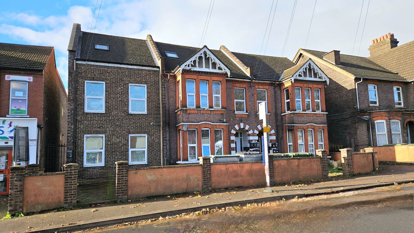 Biscot Road, Luton, Bedfordshire, LU3 1AH - Online Auctions