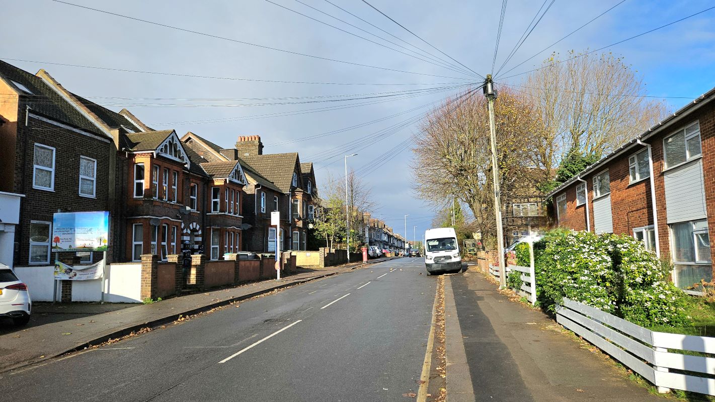 Biscot Road, Luton, Bedfordshire, LU3 1AH - Online Auctions