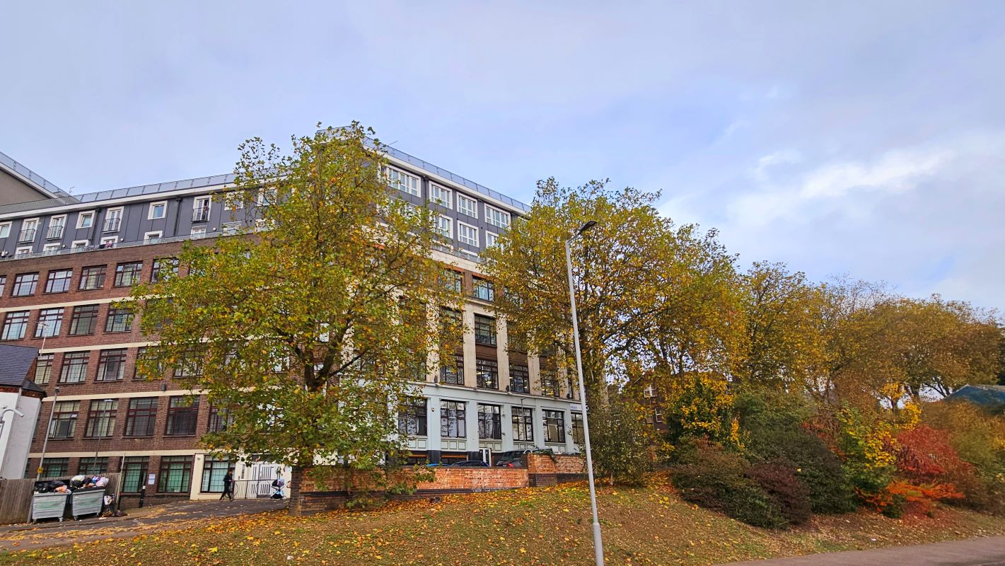 Hatton Place, Luton, Bedfordshire, LU2 0FB - Online Auctions