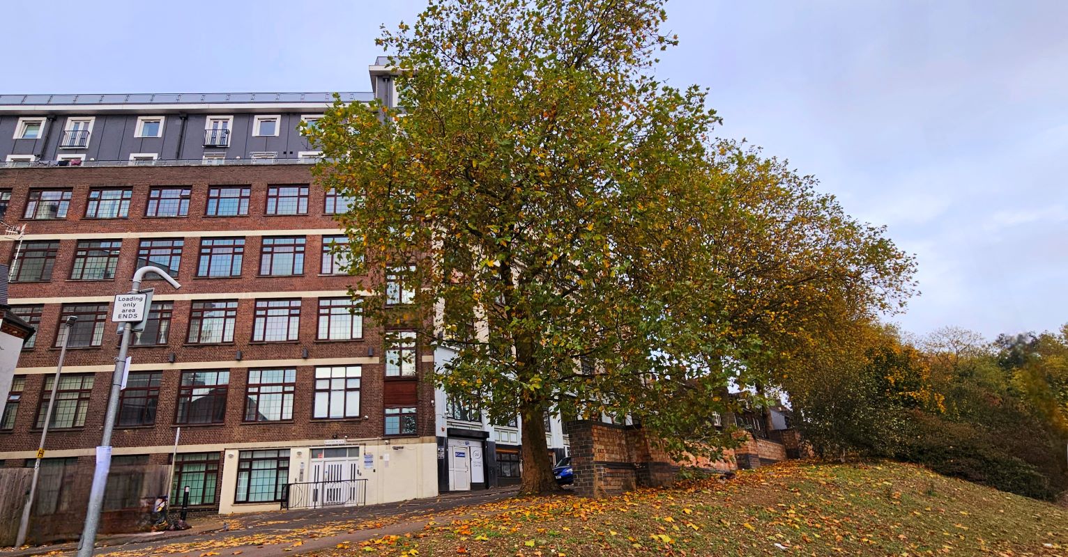 Hatton Place, Luton, Bedfordshire, LU2 0FB - Online Auctions