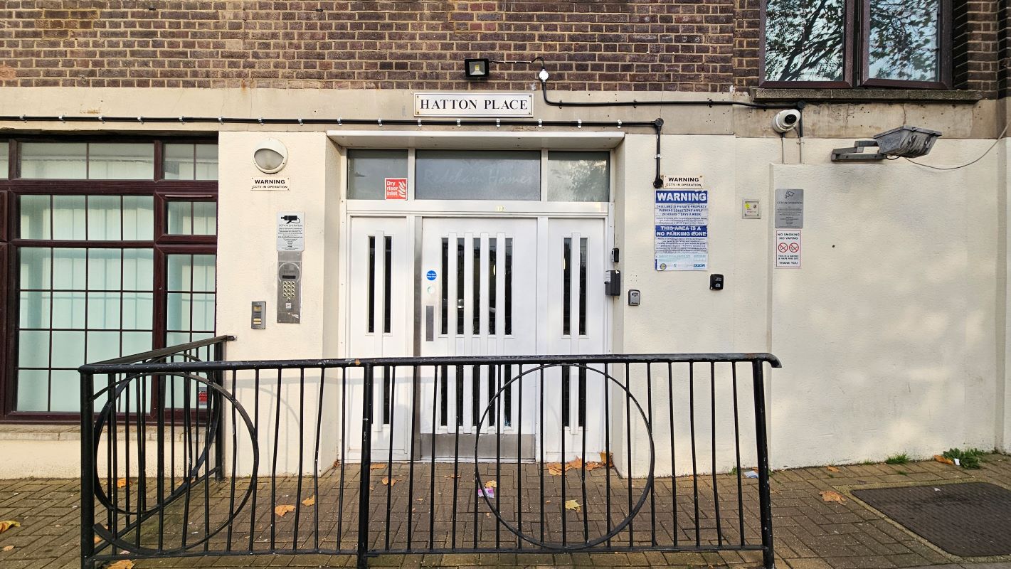 Hatton Place, Luton, Bedfordshire, LU2 0FB - Online Auctions