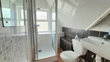 Property for Auction in Bedfordshire and Buckinghamshire - Flat 10, 27 Biscot Road, Luton, Bedfordshire