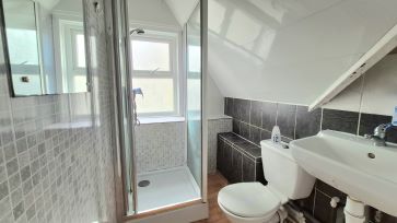 Property for Auction in Bedfordshire and Buckinghamshire - Flat 10, 27 Biscot Road, Luton, Bedfordshire LU3 1AH