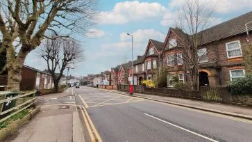 Property for Auction in Bedfordshire and Buckinghamshire - Flat 10, 27 Biscot Road, Luton, Bedfordshire