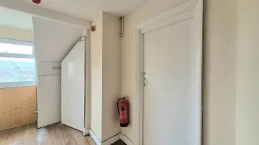 Property for Auction in Bedfordshire and Buckinghamshire - Flat 10, 27 Biscot Road, Luton, Bedfordshire