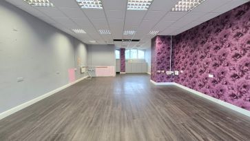 Property for Auction in Bedfordshire and Buckinghamshire - Unit 4 , Watermead Centre, Lakeside, Aylesbury, Buckinghamshire HP19 0FX
