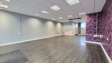 Property for Auction in Bedfordshire and Buckinghamshire - Unit 4 , Watermead Centre, Lakeside, Aylesbury, Buckinghamshire HP19 0FX