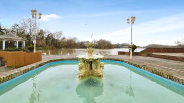 Property for Auction in Bedfordshire and Buckinghamshire - Unit 4 , Watermead Centre, Lakeside, Aylesbury, Buckinghamshire HP19 0FX