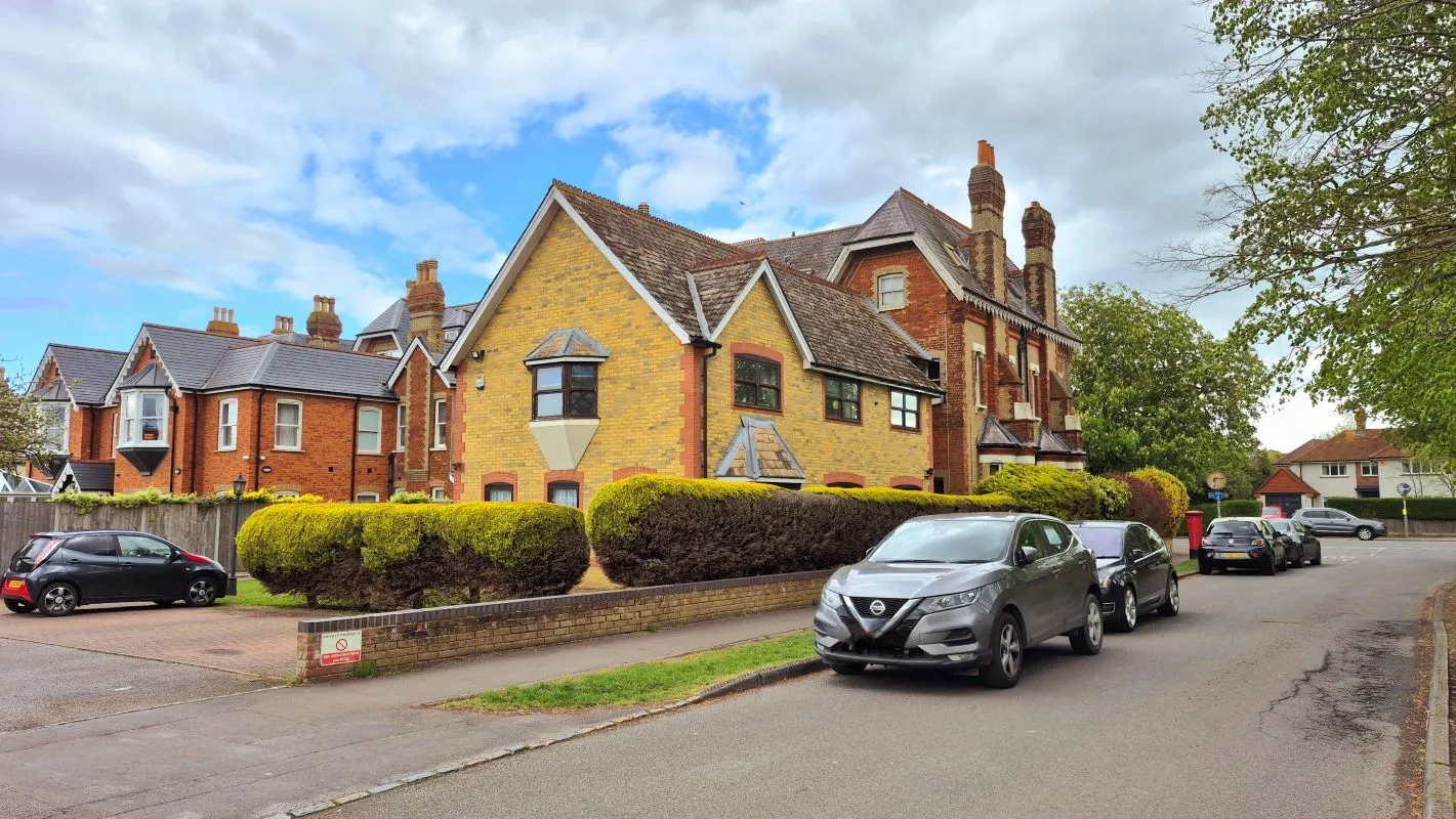 Spenser House, Aylesbury, Buckinghamshire, HP21 9LL - Online Auctions