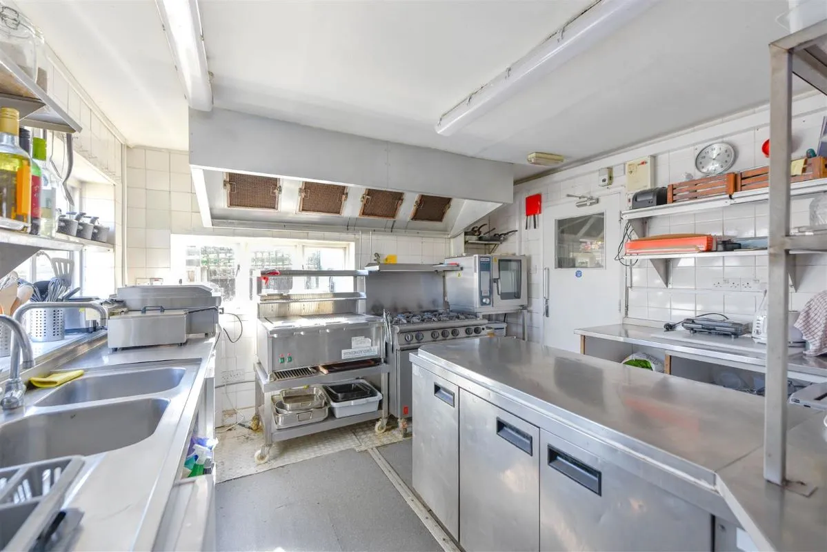 Wareside, Ware, Hertfordshire, SG12 7QX - Online Auctions