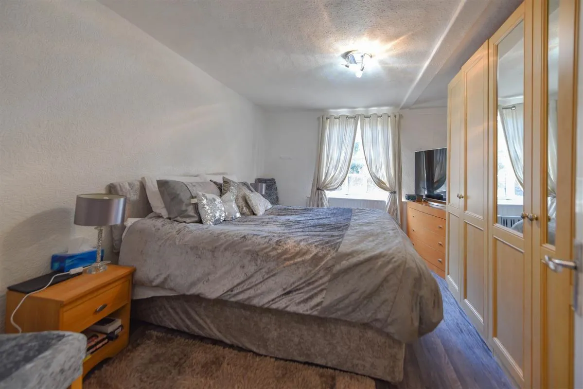 Wareside, Ware, Hertfordshire, SG12 7QX - Online Auctions