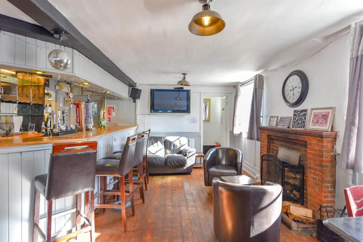 Wareside, Ware, Hertfordshire, SG12 7QX - Online Auctions