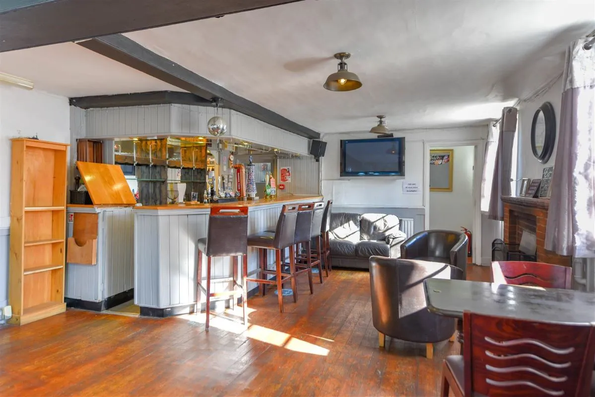 Wareside, Ware, Hertfordshire, SG12 7QX - Online Auctions