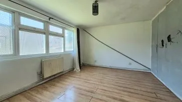 Property for Auction in Bedfordshire and Buckinghamshire - 7 North Ninth Street, Milton Keynes, Buckinghamshire MK9 3AN