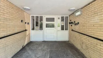 Property for Auction in Bedfordshire and Buckinghamshire - 7 North Ninth Street, Milton Keynes, Buckinghamshire MK9 3AN