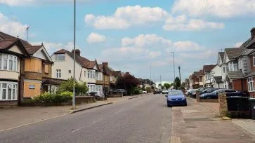 Property for Auction in Bedfordshire and Buckinghamshire - 97 Montrose Avenue, Luton, Bedfordshire LU3 1HP